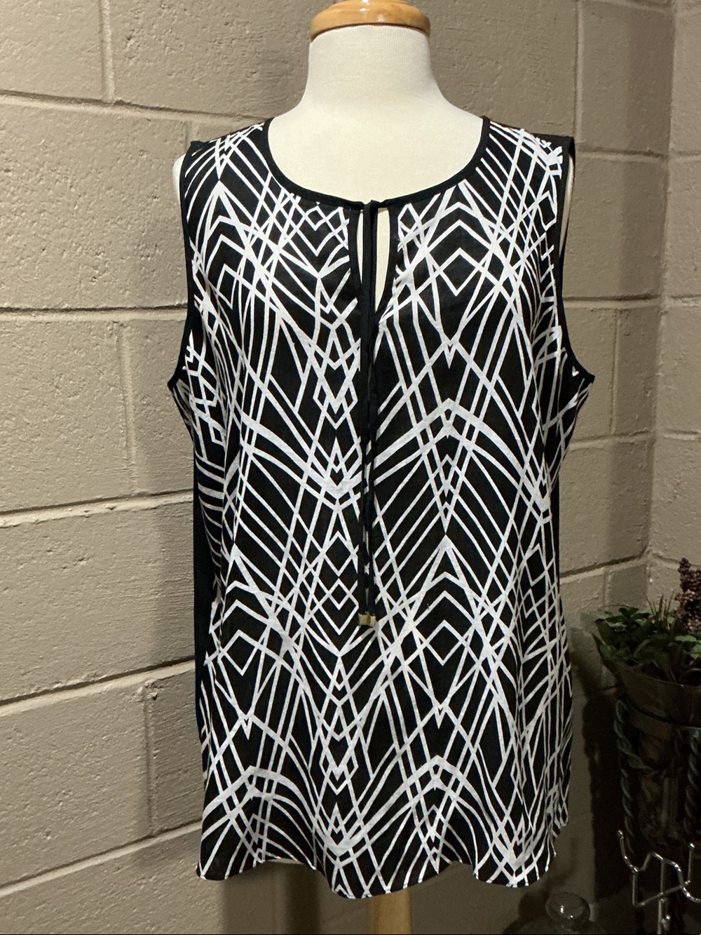 Calvin Klein Black & White Geometric Tie-Front Camisole